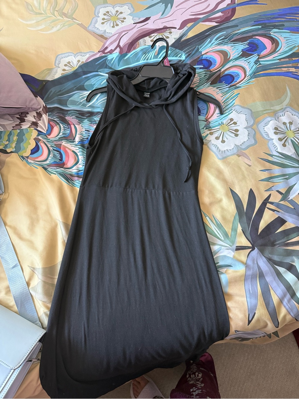 SHEIN Black Sleeveless Hooded Mini Dress